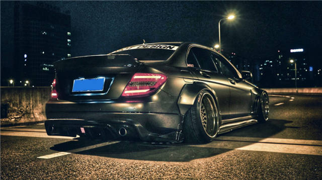 c260的车主,与大多年轻人一样,稀饭也拥有着一颗不甘平凡的心,改装