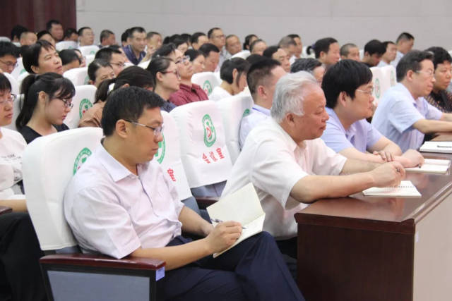 我院举办国家中医名家郭廷英教授聘书颁发仪式