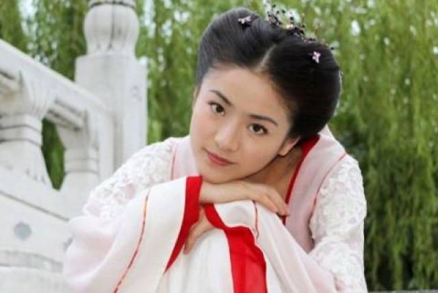 坚持己见,无论如何都要找一份两情相悦的爱情,否则就算对方貌比潘安