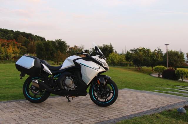 春风高颜值运动旅行车400gt发布!