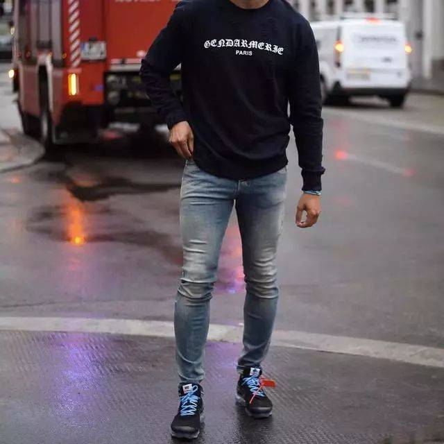 男　细腿紧身牛仔裤 男生腿部太粗壮？选牛仔裤三大禁忌要注意_手机搜狐网