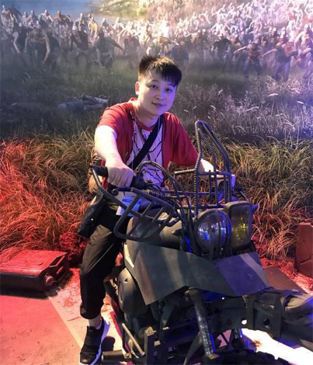 看游戏还是小姐姐?小宇直击东京tgs2018,沉迷美女cos还女装撩妹