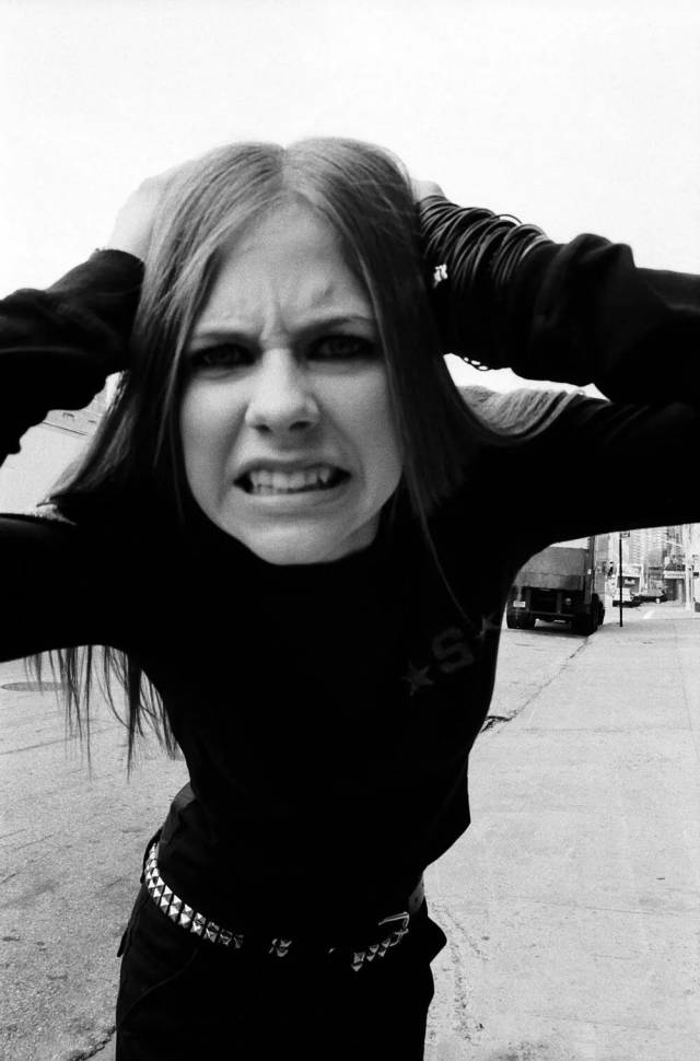 五年了,我们一直在等的艾薇儿,终于回来了!