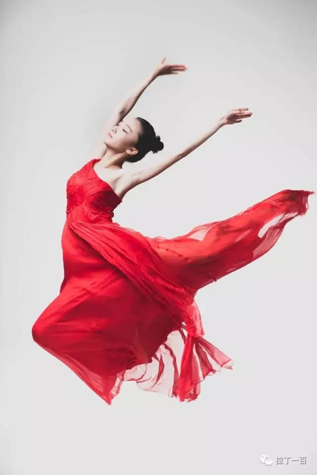 掌握跳跃动作的技巧,瞬间开启舞蹈飞行模式!