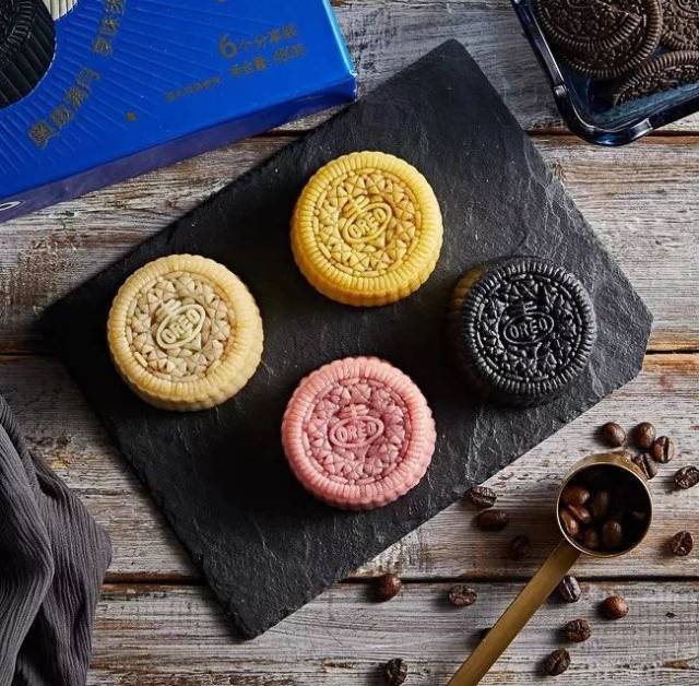 这口月饼,有创意的味道!(2018各大公司月饼设计盘点)