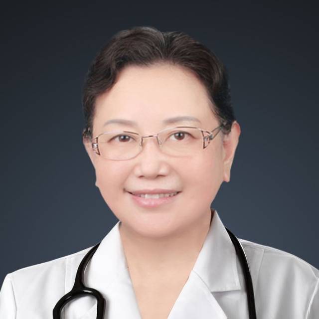 专访李莉医生:军营里开出的不败百合