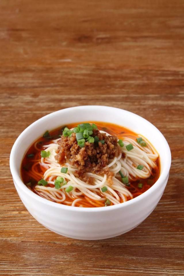 说到吃面,四川人不认输,不仅在面条上绝不认输,在未来,过去和现在都不