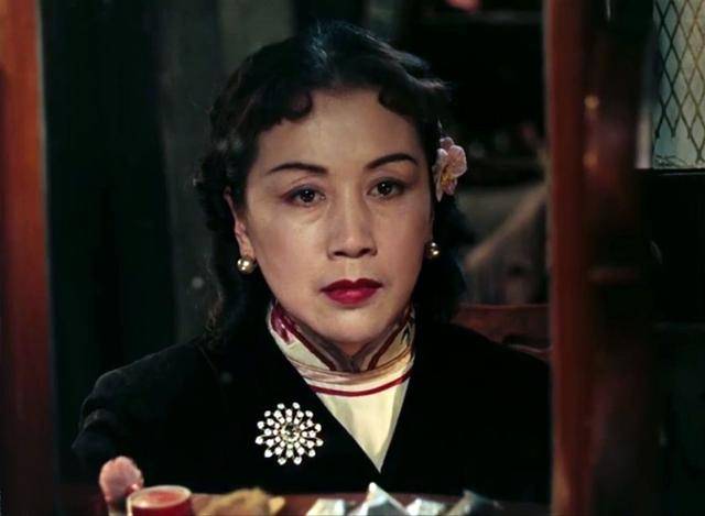 难忘老电影《舞台姐妹》, 谢芳曹银娣珠联璧合, 而她演得实在太好了!