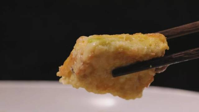 鸡腿新做法,蒸而炸如何做到外酥香内软烂?