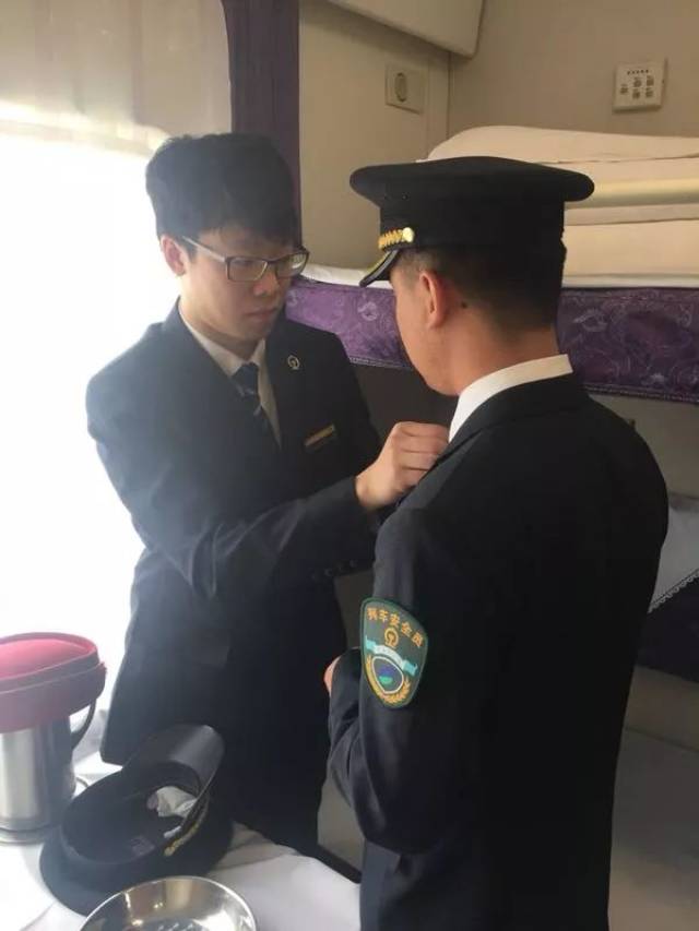 带你走进铁路制服的回忆!