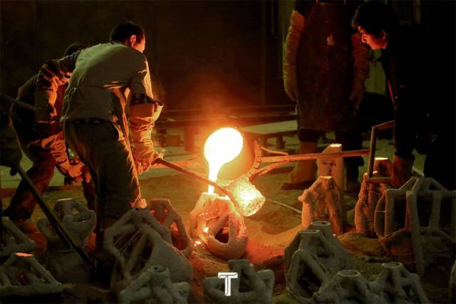 作为最听话的材料之一,青铜在中国拥有璀璨的过往,以及难辨方向的未来