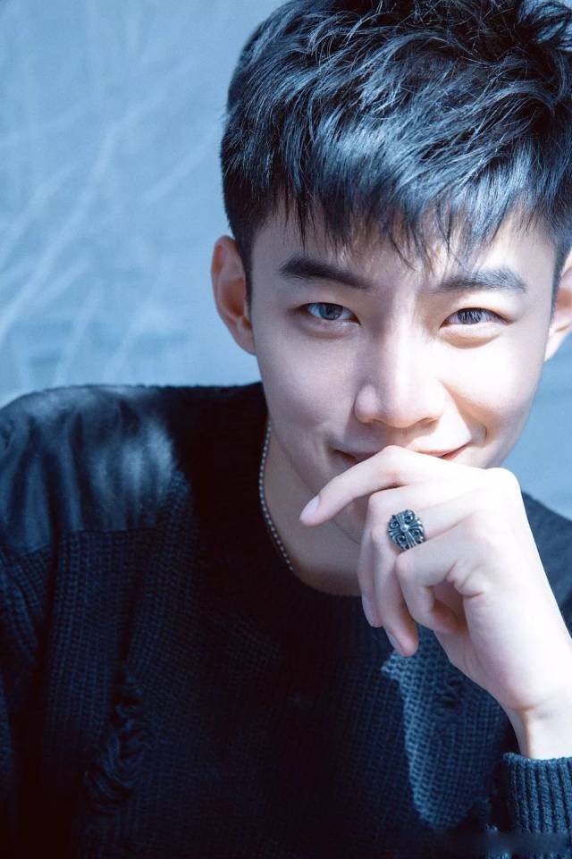 男神战星宇人生只有一次快乐点做自己