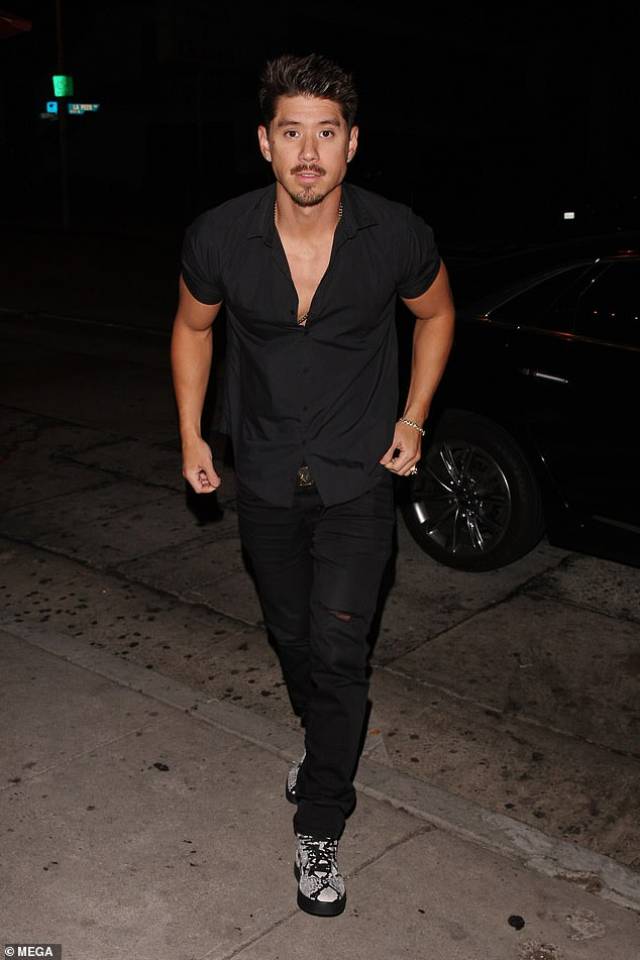 9月25日,48岁的玛丽亚·凯莉和35岁的小男友bryan tanaka