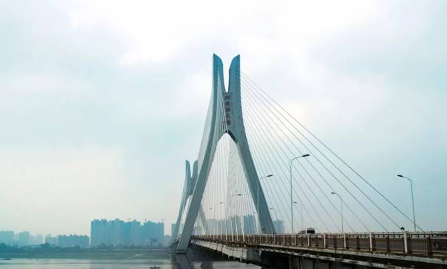 这是我的证件照 我叫武陵 我有好山好水好公园 如果你有幸生活在常德