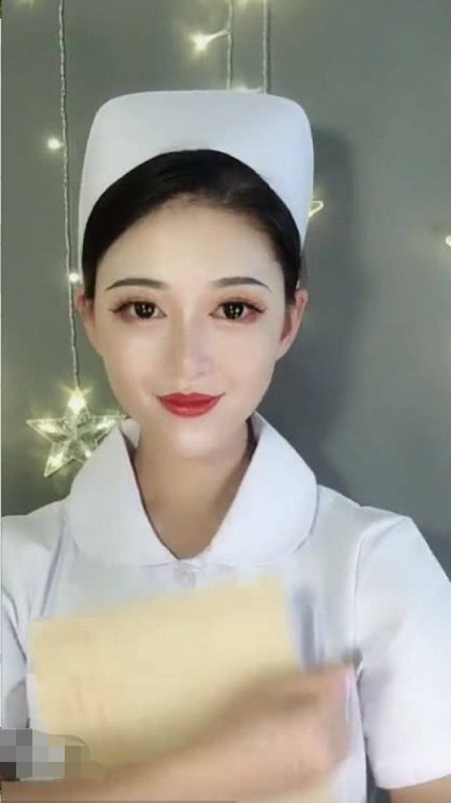 化妆术有多神奇?美女护士卸妆后竟变黄脸婆,网友:打扰了