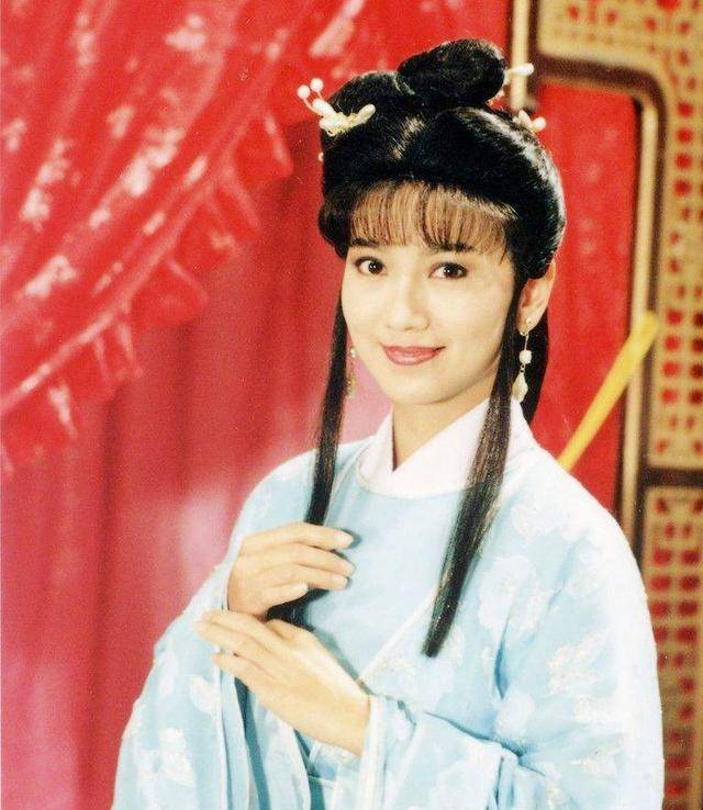 赵雅芝饰演的 新白娘子传奇》中的 白素贞在剧中一直强调自己有千年