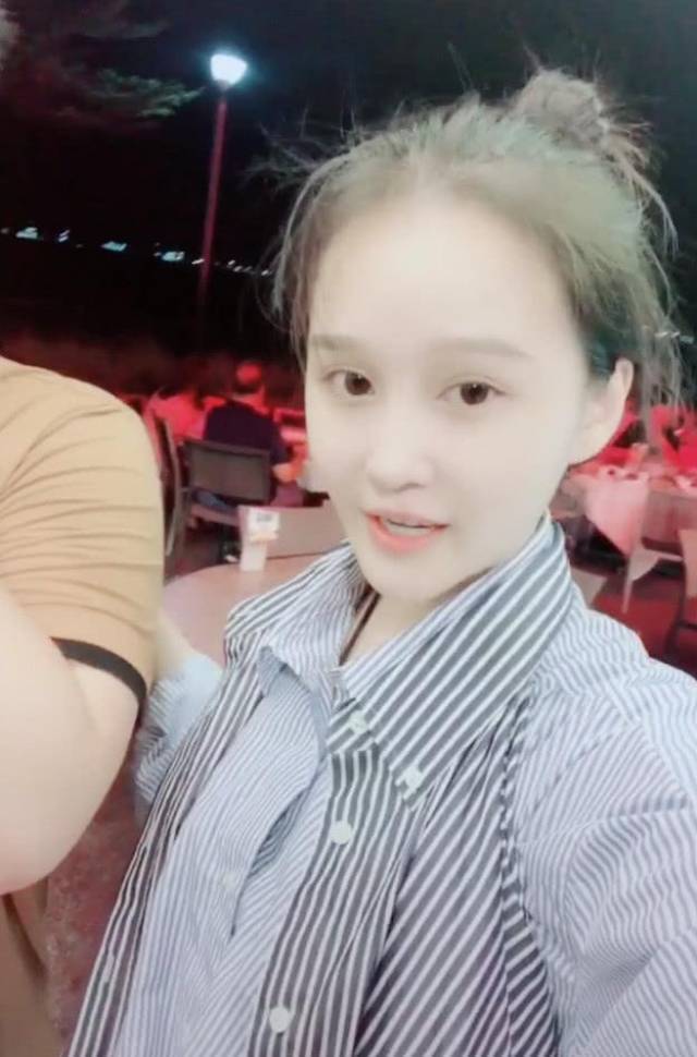 球球罕见和双胞胎哥哥同框,哥哥"赵大牛"与赵本山简直一模一样