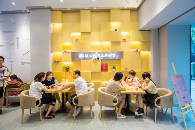 揭秘| 奶茶凭什么成为年轻一代社交必备品?