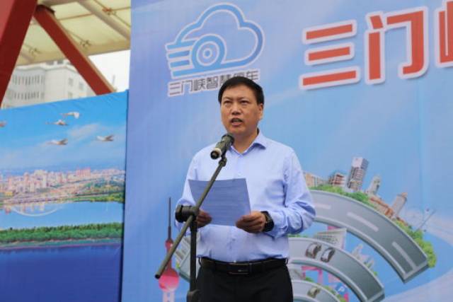 三门峡市政府副秘书长张红谱主持启动仪式(张芸曦 摄)