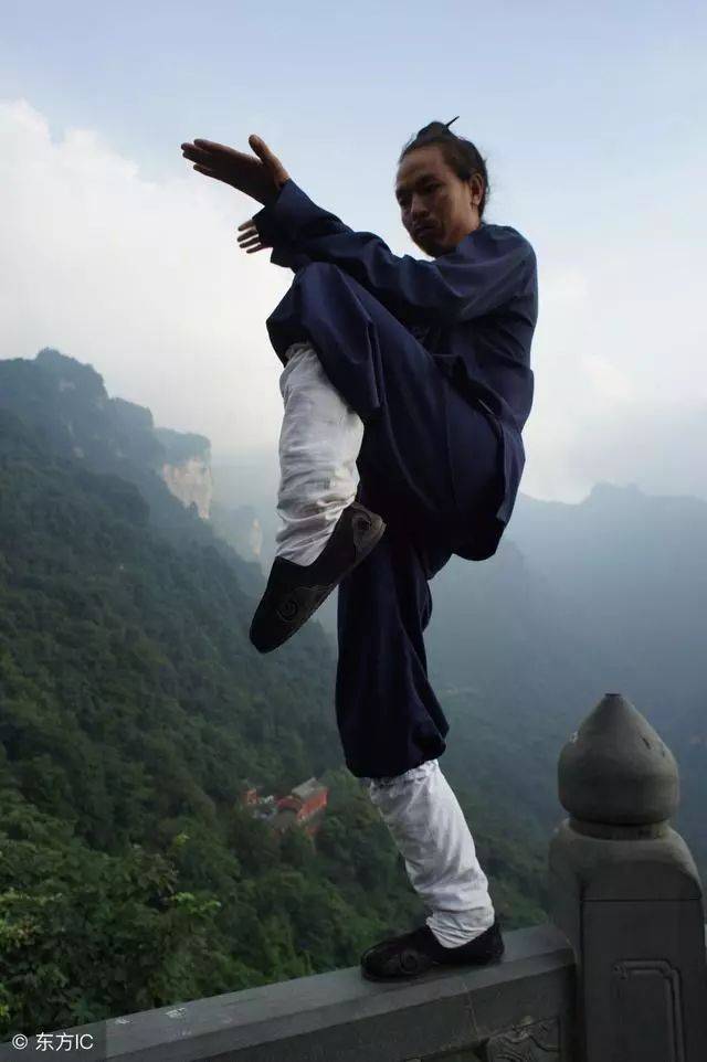 道士下山武毅图片