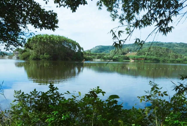 ④月岛湖 水天的湖水,清新的空气,久违的休闲 假期在这里度过,才算是