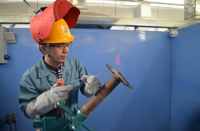 点赞!刘仔才荣获广东省直(属)企业"十大工匠"称号