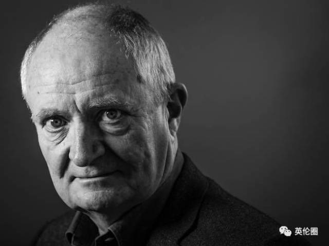 深受观众喜爱的影星吉姆·布洛德本特在该剧