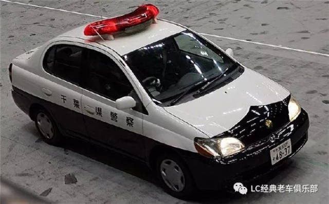 日本的警车长什么样?