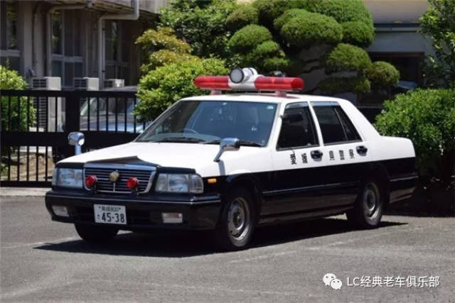 日本的警车长什么样?