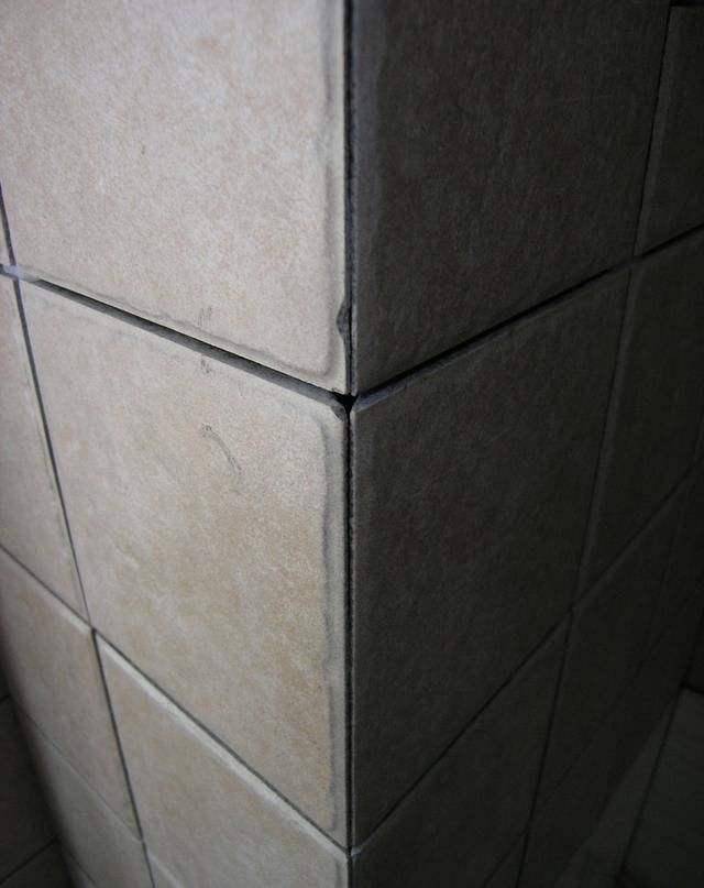 如今流行做潮流圆角瓷砖,简单大气又结实耐磨