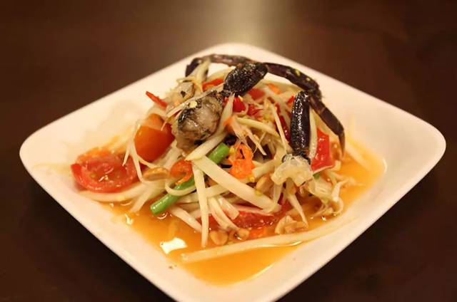 好吃的:冬阴功,泰式叉烧饭,青木瓜沙拉,mee krob面条等.