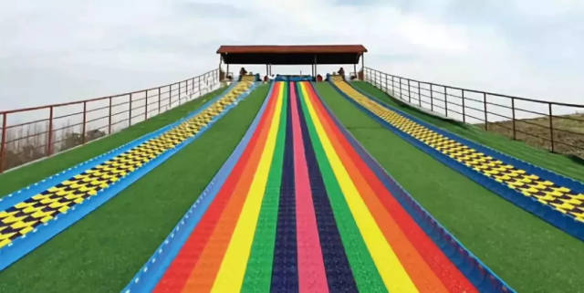 玉屏山彩虹滑道图片