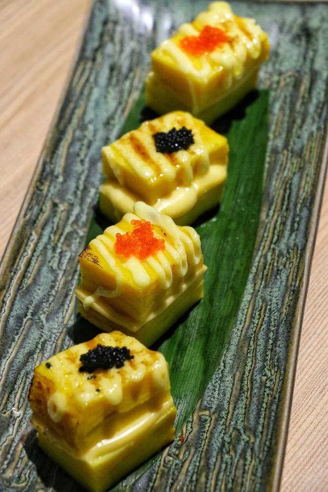 石龙这家店的老板彻底疯狂!"辣味寿司"都敢做?还敢这样贺国庆!_手机搜