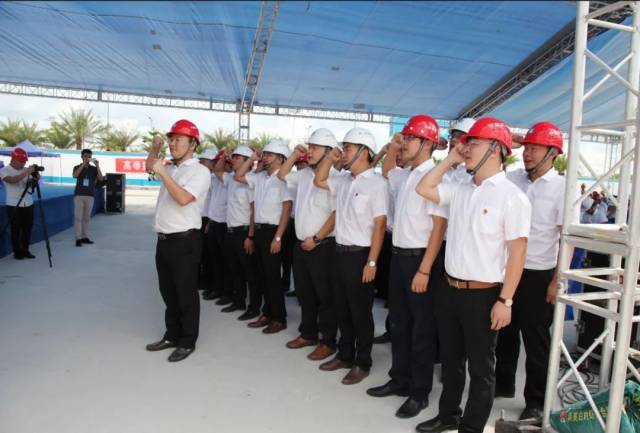 广西公司工程管理部经理张增伟 率21名项目经理宣誓