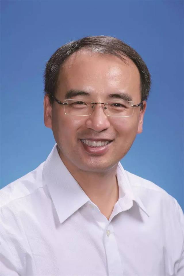 印刷毕业生陈鸿亮:印刷,既是兴趣又是职业_手机搜狐网