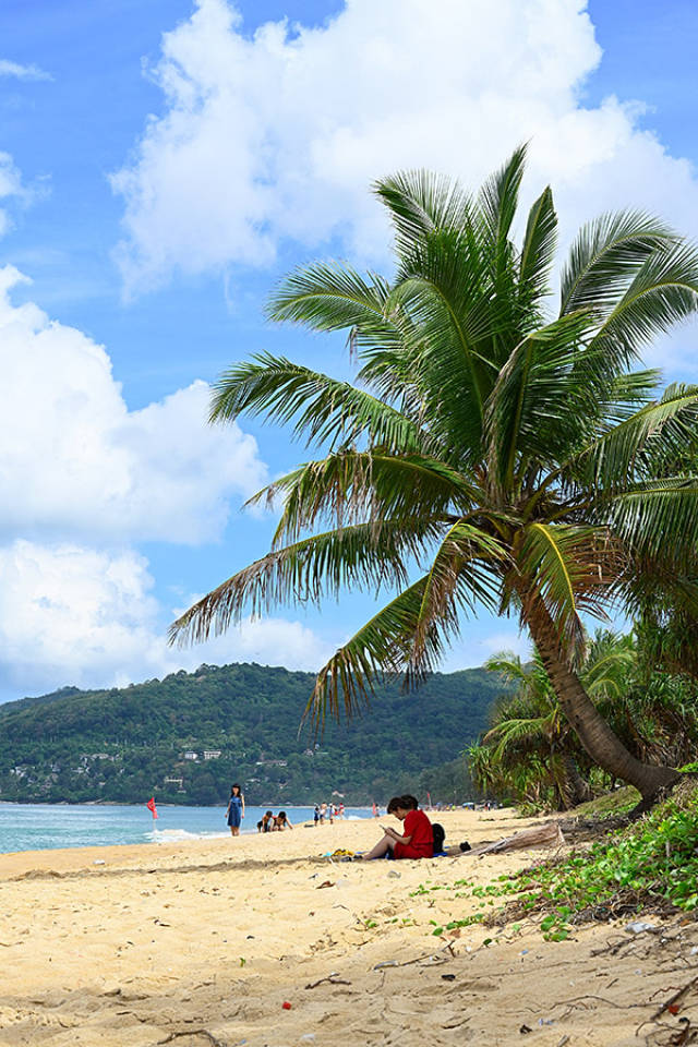 十一出行想去海边度假?这儿景美人少消费还不高!
