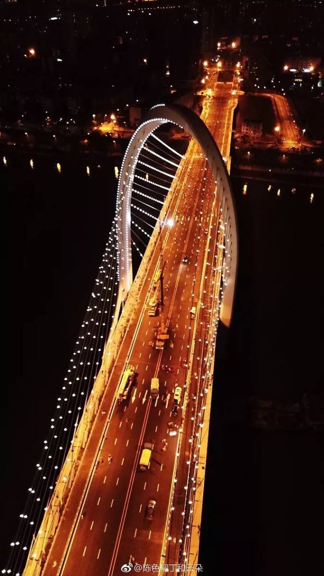 今早9点18分,白沙大桥正式通车啦!恭喜柳州人又喜提一座大桥