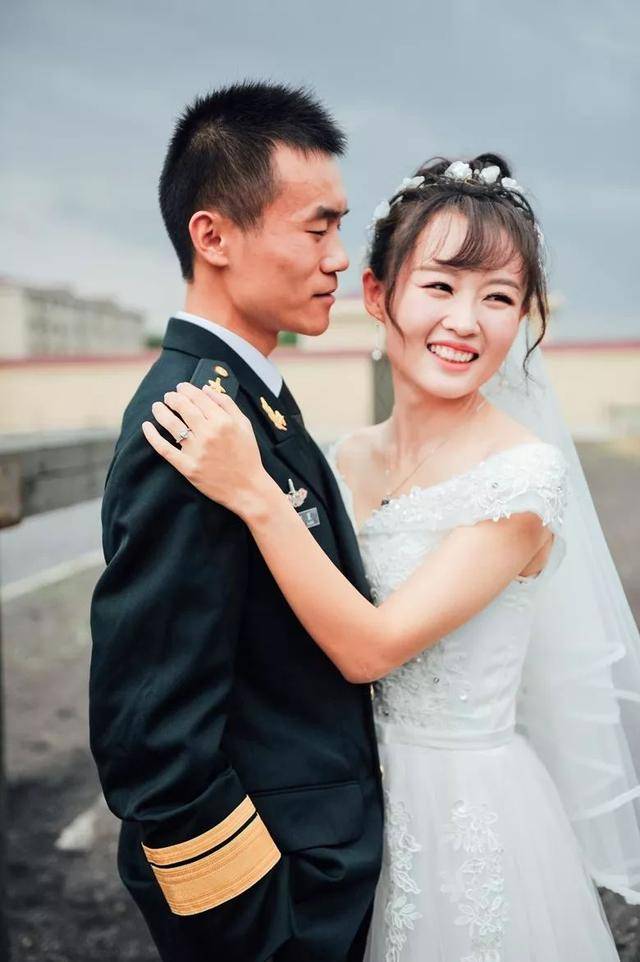 火箭军部队兵哥的集体婚礼,幸福溢出了屏幕!
