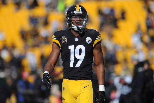 "朱朱(johnjohn→juju)"史密斯舒斯特的全名是 约翰-谢尔曼-史密斯舒