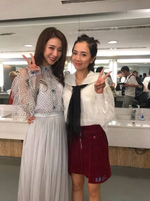 撼赢吴若希!菊梓乔"代表"公司赴京献唱