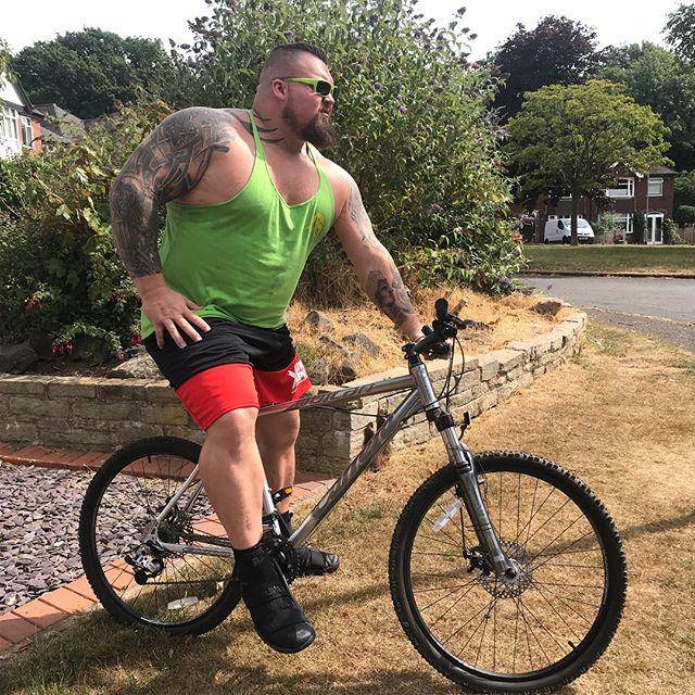 392斤"胖子"减肥励志,甩肉54斤出腹肌,肌肉型肥胖块头真的大