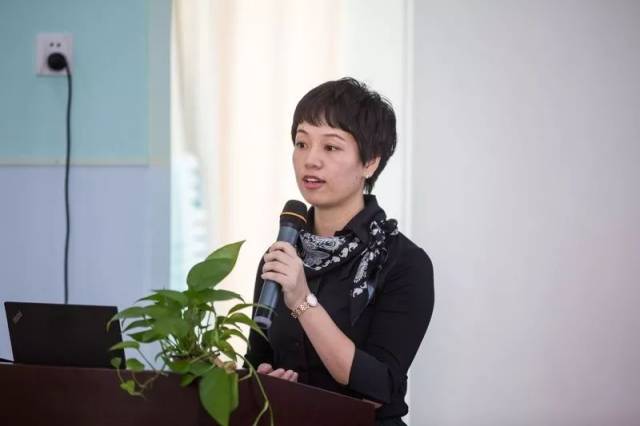 浙江省特级教师王芳老师强调"课程目标"的重要性,强调上位目标与下位