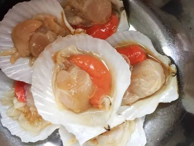 还有扇贝,海鲜代金券送!