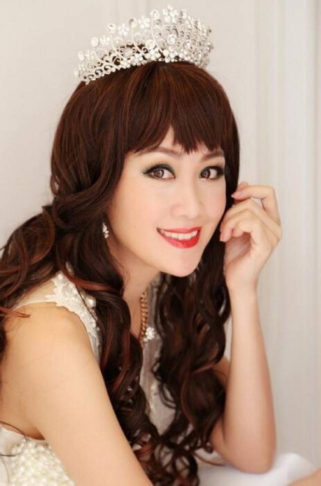 娇美艳丽,韵味十足——梁小冰