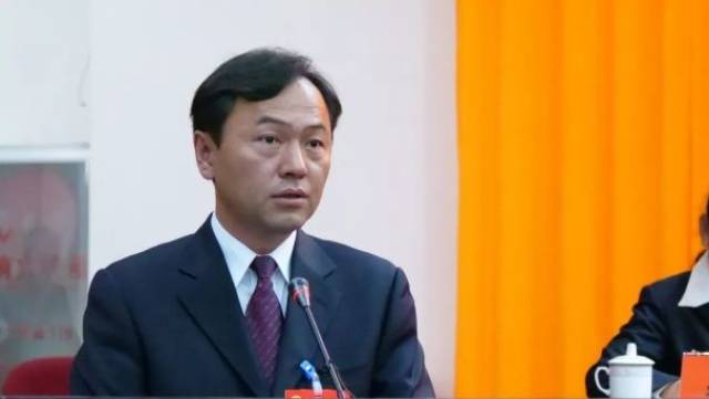 9月30日,王峥全票当选个旧市人民政府市长,个旧市第十七届