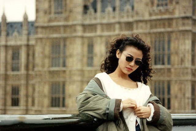 在 《霸王花》中陈雅伦饰演 阿珍,电影中她与杜德伟饰演的一对小情侣