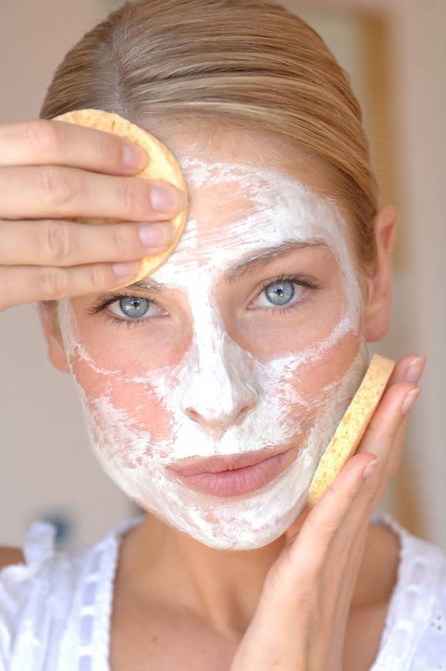 美人有约用洗面奶洗脸脸上刺痛 你知道原因吗