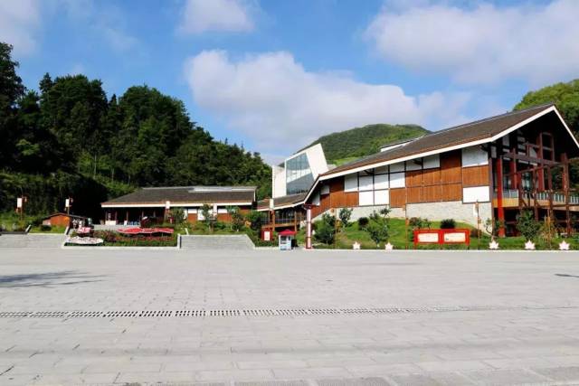 温馨提示:参观苟坝会议陈列馆需在苟坝红色文化旅游景区游客服务中心