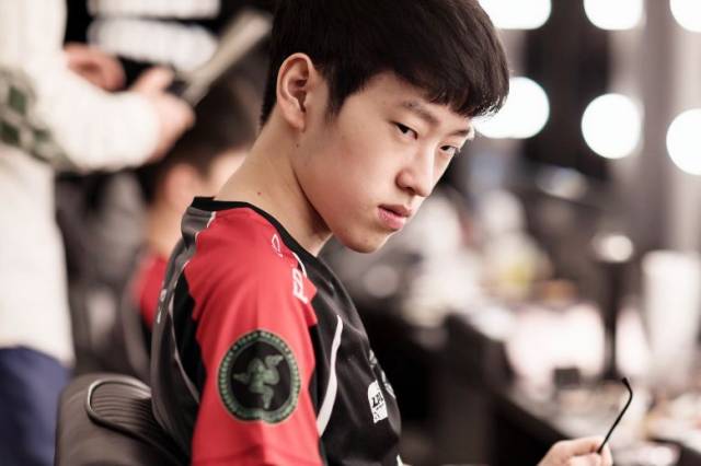 iboy赛后采访一句话逗乐所有人!