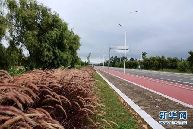 航拍昆明"最美环湖路 近距离观赏滇池美景